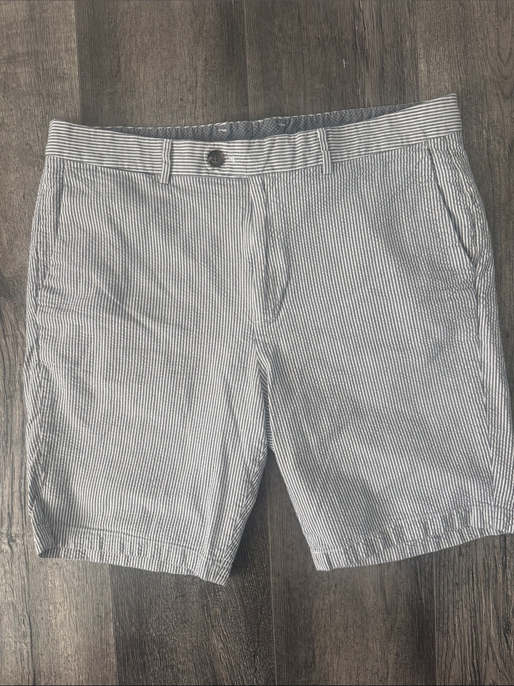 Bonobos Gray & White striped seersucker Slim Fit Shorts Size 36